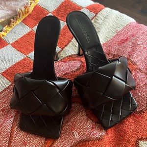 Black Bottega Veneta Lido heels